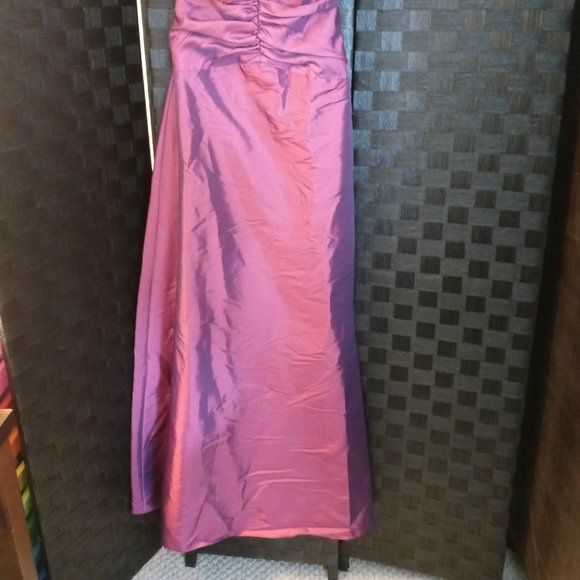 Size 6 floor length gown - Picture 2 of 6